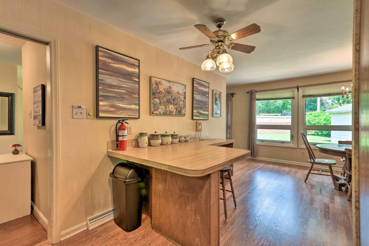 Cozy Retreat With Yard About 5 Mi To Dtwn Casa de férias *