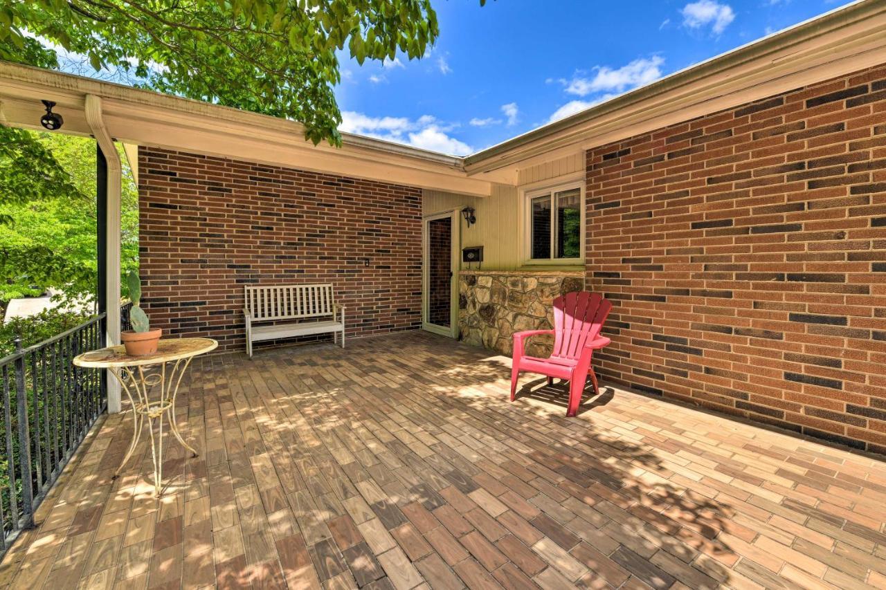 Casa de férias Cozy Retreat With Yard About 5 Mi To Dtwn Charlotte